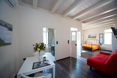 TV and multimedia, Seating area