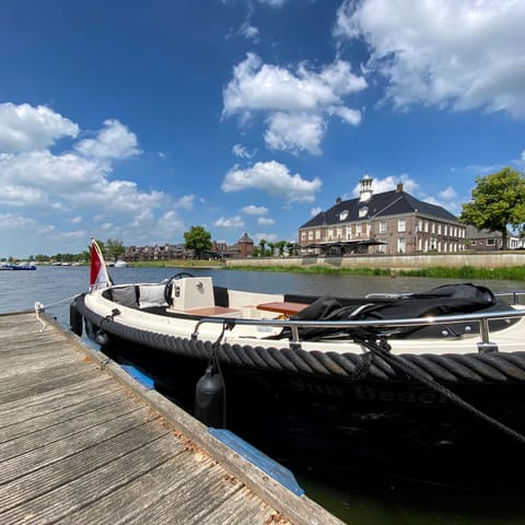 Nearby landmark, Neighbourhood, River view