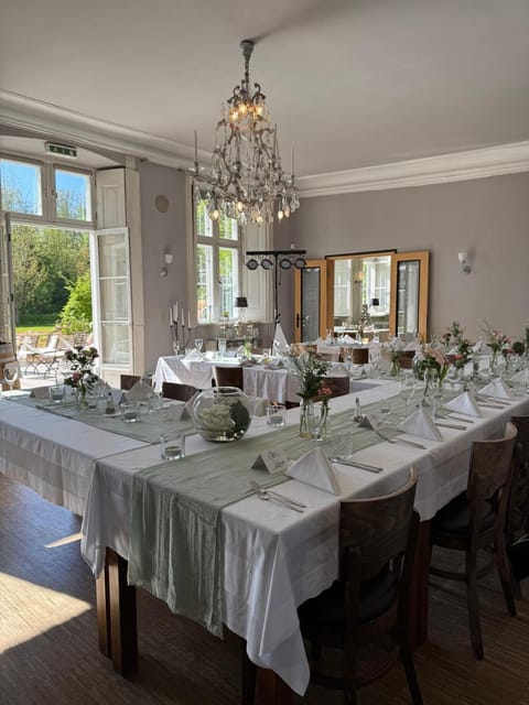 Restaurant/places to eat, Banquet/Function facilities, Dining area, Food, wedding