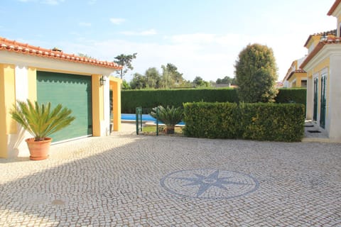 Spacious Villa in Azeitão (with private pool) Moradia in Setubal District