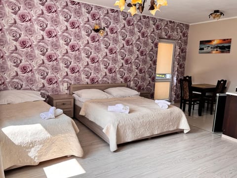 Apartamenty Maja -Pokoje - Domy wakacyjne -Basen Podgrzewany -Jacuzzi Apartment in Leba