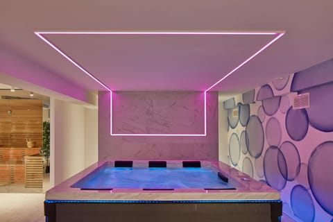 Hot Tub, Sauna, Spa and wellness centre/facilities, Swimming pool