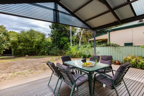 Patio, Dining area, Garden view