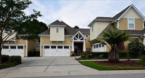 1511 Clearwater Bay Townhouse House in North Myrtle Beach