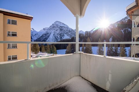 Balcony/Terrace, Mountain view