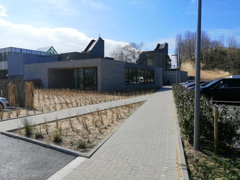 Property building, Facade/entrance, On site