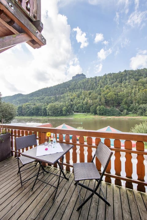 Natural landscape, View (from property/room), Balcony/Terrace, Mountain view, River view