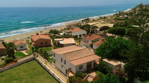 Property building, Day, Natural landscape, Bird's eye view, Beach, Sea view