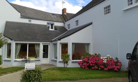 Facade/entrance, Garden view