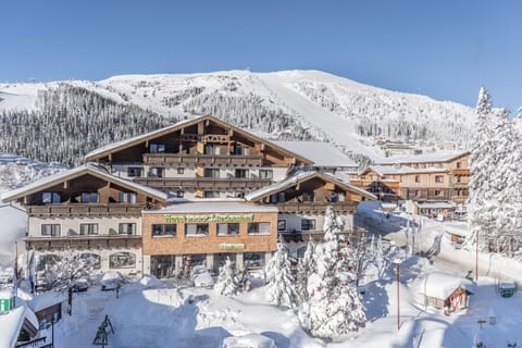 Property building, Day, Winter, Skiing, Mountain view