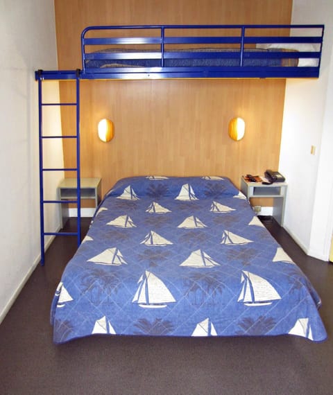 Bed, bunk bed