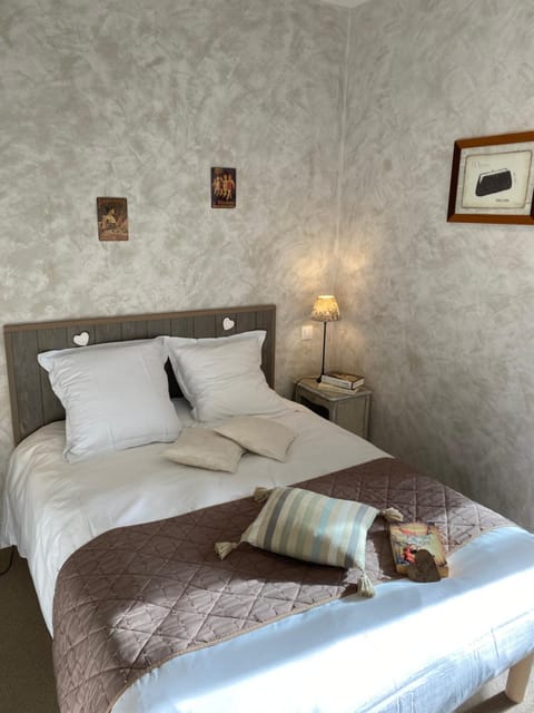 Logis Hôtel Auberge De L'ecole Hotel in Centre-Val de Loire