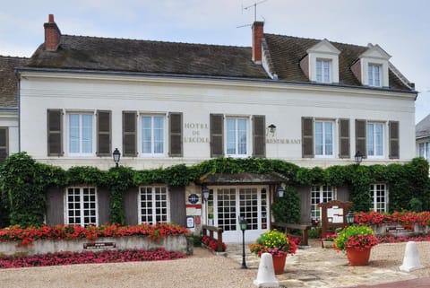 Property building, Day