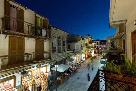 View (from property/room), City view, Landmark view, Street view