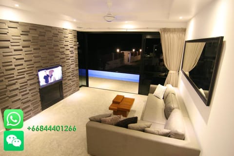 Communal lounge/ TV room, TV and multimedia, View (from property/room), Living room, Seating area