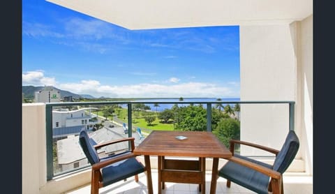 181 The Esplanade Apartment hotel in Cairns