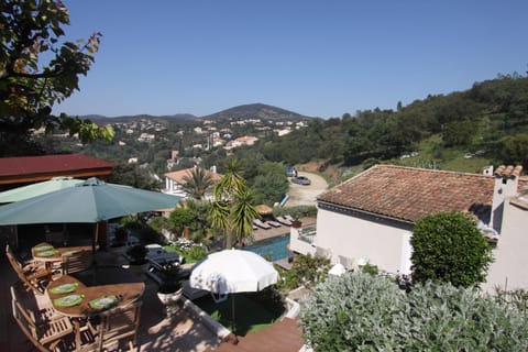 Villa Tricoli B&B avec Piscine Hotel in Roquebrune-sur-Argens