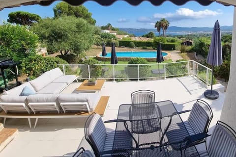 LE CLOS BUCCI - Golfe de Saint-Tropez - Les hauts de Grimaud, villa avec vue exceptionnelle Villa in Grimaud