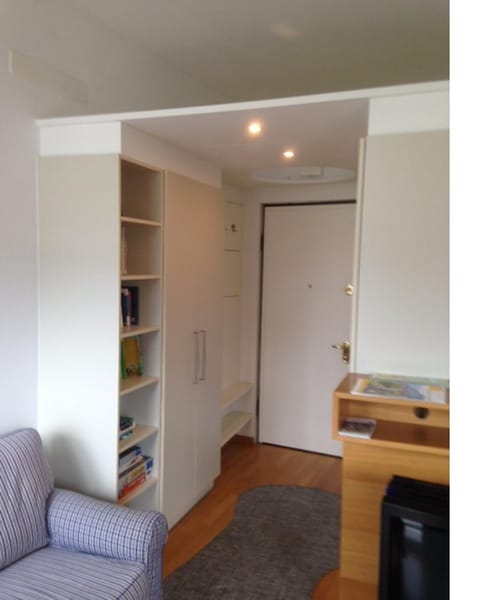 Library, Area and facilities