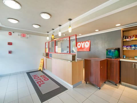 OYO Hotel Indianapolis International Airport Hotel in Indianapolis