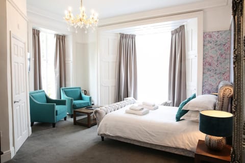 Photo of the whole room, Seating area, Bedroom