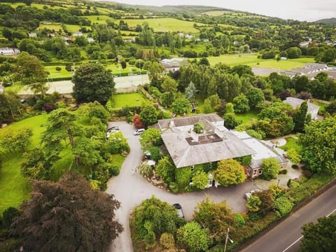 Property building, Neighbourhood, Bird's eye view, Mountain view