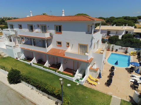 Property building, Bird's eye view, Garden view, Pool view