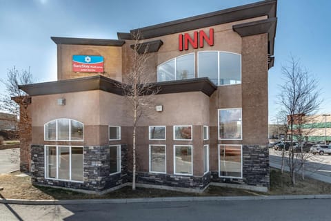 Service Plus Inns and Suites Calgary Hotel in Calgary