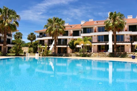 Bird's eye view, Swimming pool