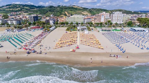 Facade/entrance, Day, Bird's eye view, Summer, Beach, Beach, On site, Garden view, Landmark view, Mountain view, Sea view, Area and facilities