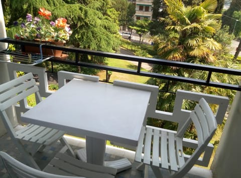 Balcony/Terrace, Garden view