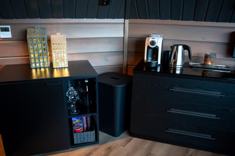 Coffee/tea facilities, minibar