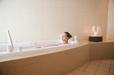 Hot Tub, Spa and wellness centre/facilities