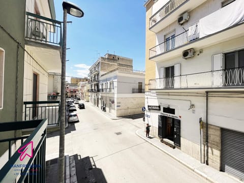 Property building, Day, Neighbourhood, View (from property/room), Balcony/Terrace, City view, Street view, Parking