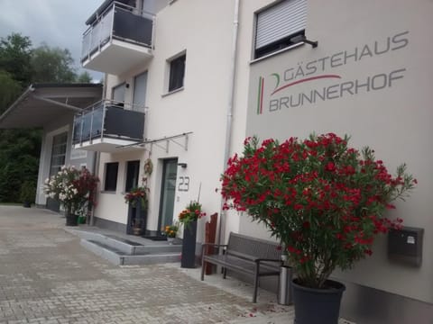 Gästehaus Brunnerhof - Eitting Apartment hotel in Erding