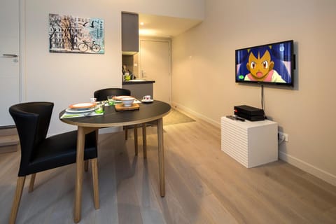 TV and multimedia, Kitchen or kitchenette, Dining area