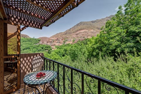 Balcony/Terrace, Mountain view