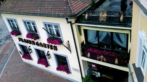 Property building, Facade/entrance, Bird's eye view, View (from property/room), City view