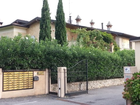 Facade/entrance, Street view