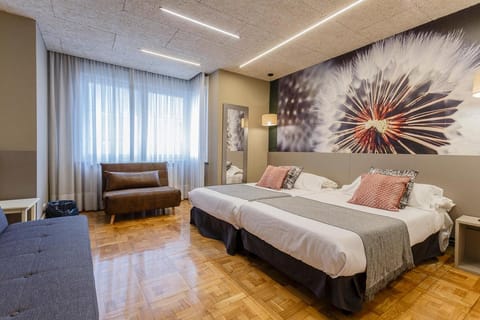 Hostal Rodas Pamplona Bed and Breakfast in Pamplona