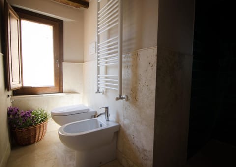 Dimora Dell'Erbe Rooms Bed and Breakfast in Montepulciano