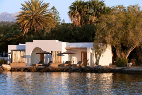 Minos Beach Art Hotel, a Member of Design Hotels Hôtel in Lasithi