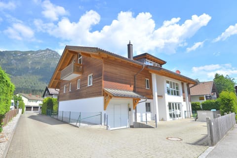 Property building, Spring, Day, Natural landscape, Mountain view