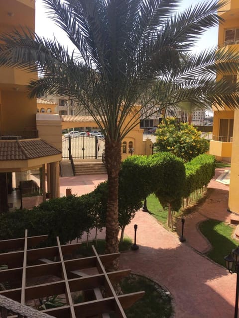 Pool View Apartment at British Resort - Unit 02 Condo in Hurghada
