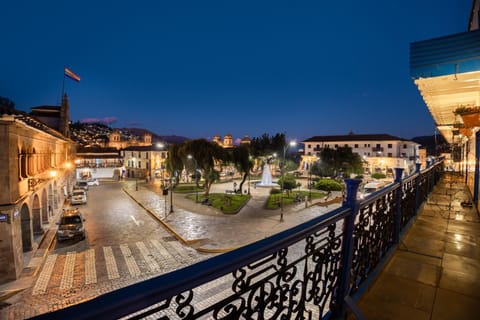 Property building, Night, City view, Location