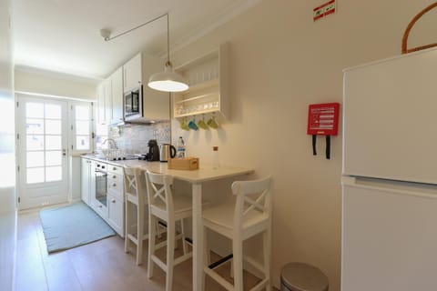 Kitchen or kitchenette, minibar, pet friendly, stove, toaster