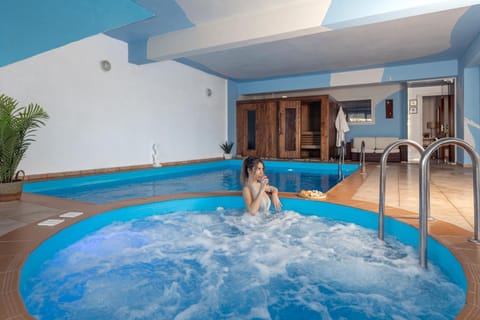 WhiteBlue Spa Villa, By IdealStay Experience Villa in Crete