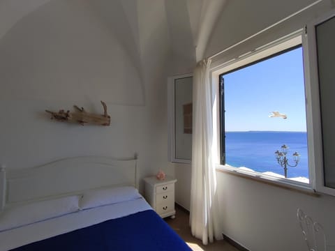 Bed, Natural landscape, Photo of the whole room, Bedroom, Sea view