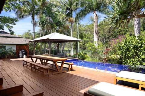 Away Guesthouse- Away on Shirley Lane Bed and Breakfast in Byron Bay