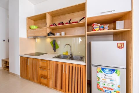 Kitchen or kitchenette, Communal kitchen